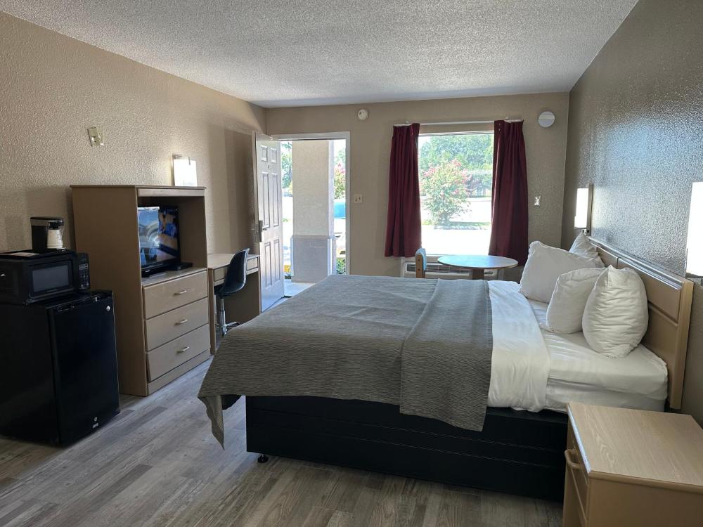 Travelers Rest Motel
